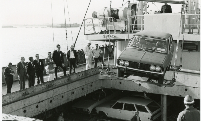 Mitsubishi-Galant-1st-shipment-to-US.jpg