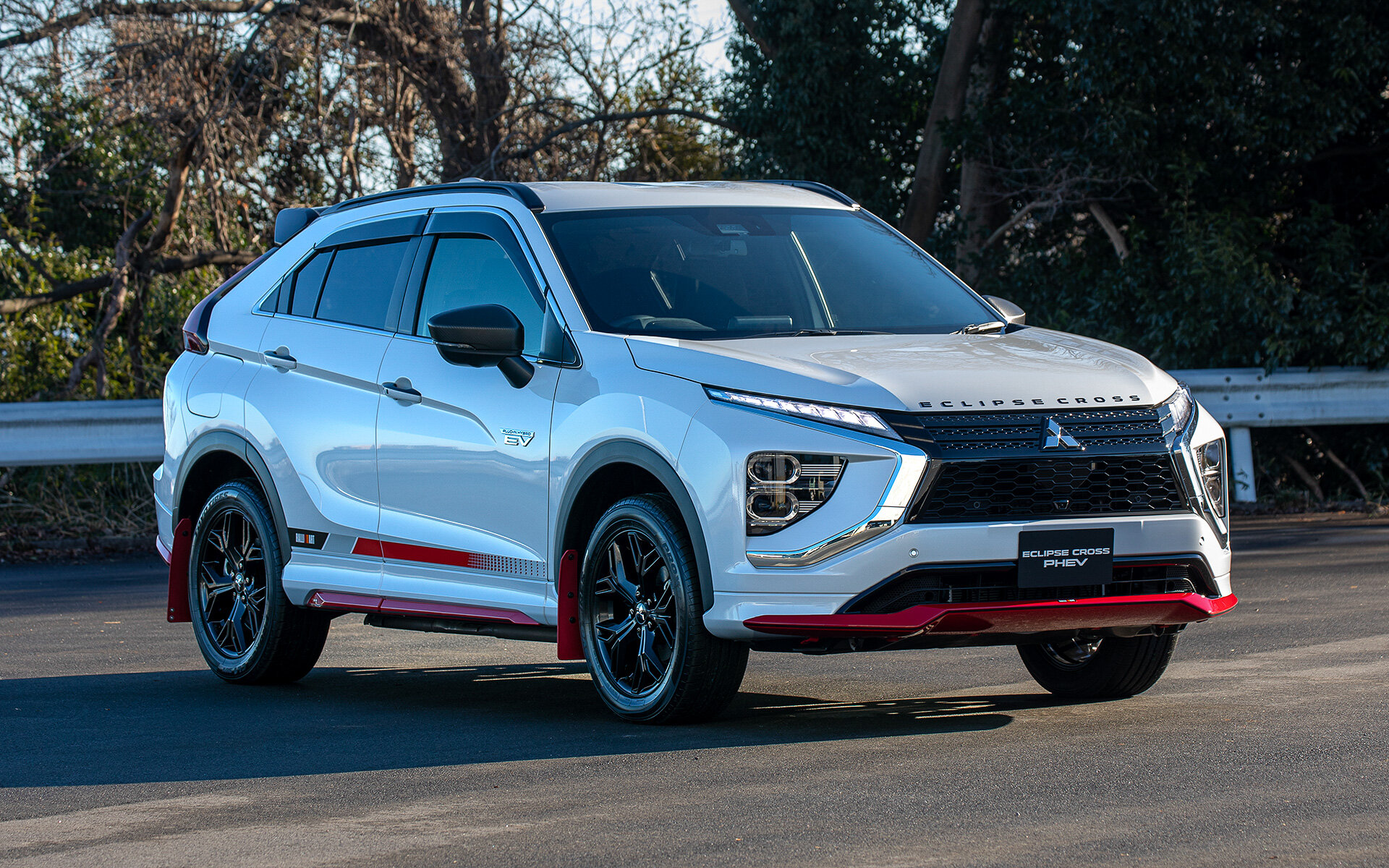 Mitsubishi-Eclipse-Cross-PHEV-Ralliart-Style-2022_3.jpg