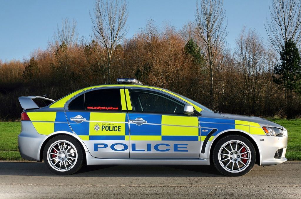 mitsubishi_evolution_x_for_south_yorkshire_police_5.jpg